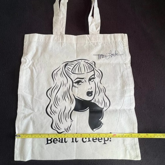 NWOT Official Traci Lords Autographed Beat It Creep Cry Baby Logo Tote Bag - Picture 4 of 6